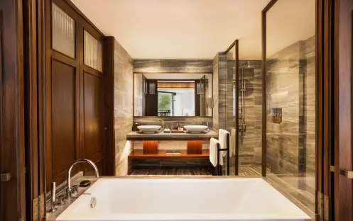 Deluxe Room, Bathroom