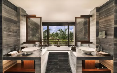 Terrace Room, Bathroom