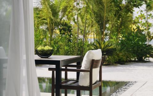 Mövenpick Resort Al Marjan Island - Beachfront Junior Suite With Private Terrace Outdoor space
