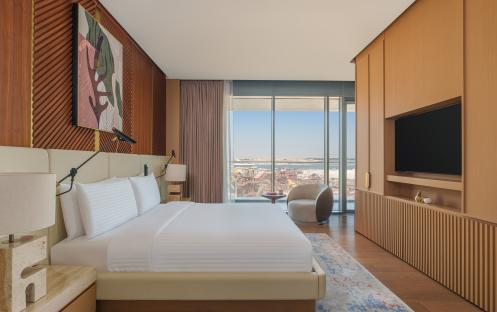 Executive Suite Sea View, Overview
