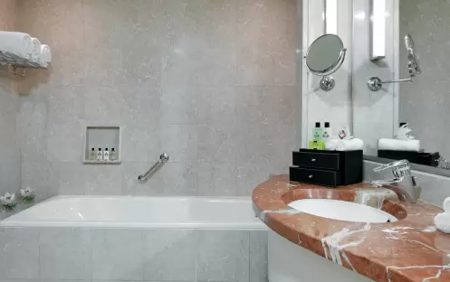 Classic City View, Bathroom