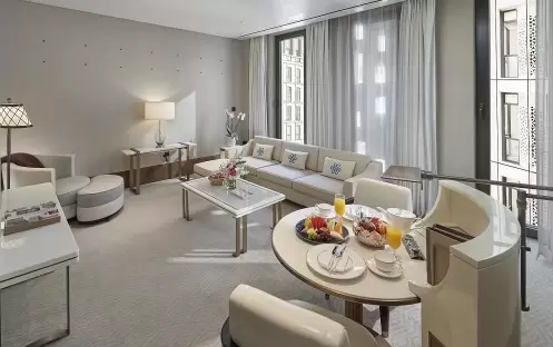 Deluxe Suite, Living Area