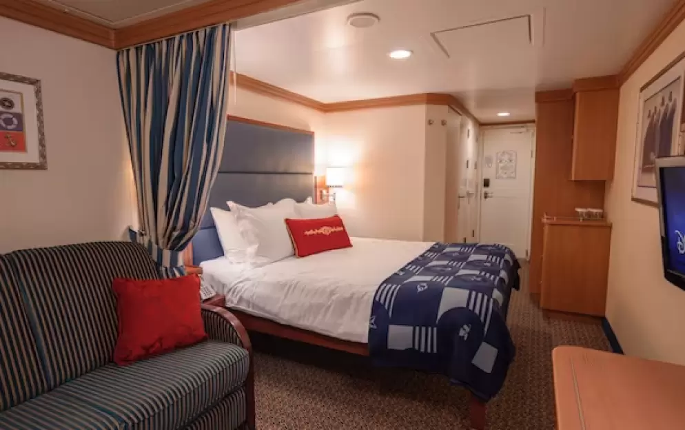 Deluxe Oceanview Stateroom