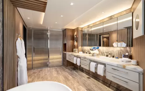 Oceania Cruises A-Class Vista Suite 1