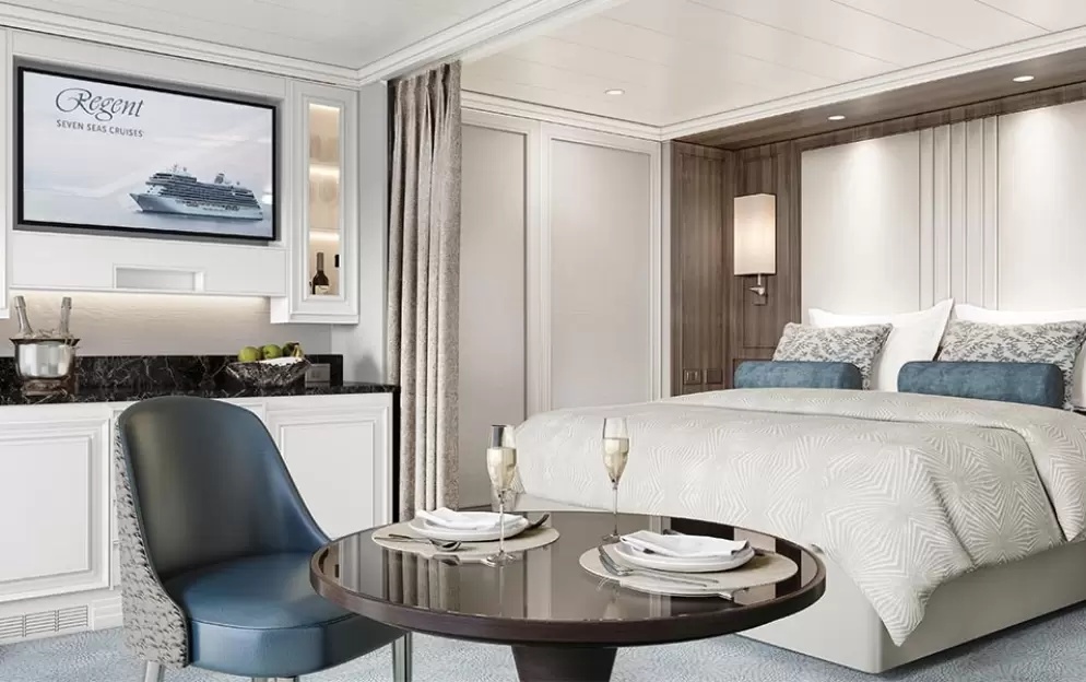Deluxe Veranda Suite