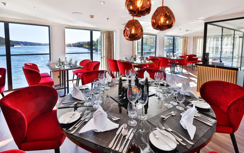 AmaWaterways AmaBella AmaVerde Dining.jpg