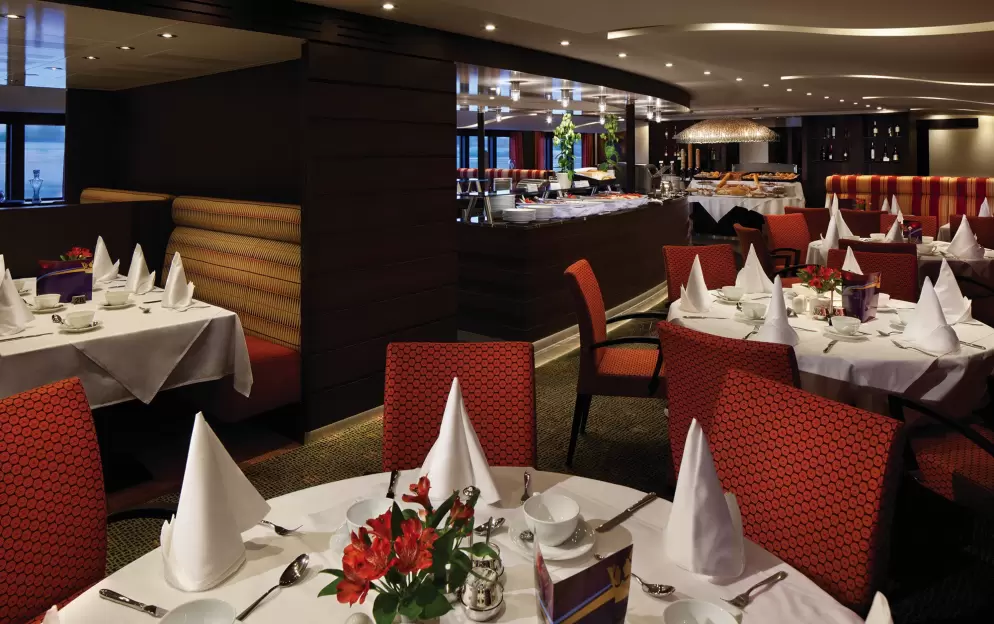 AmaWaterways PRIMA_Restaurant.jpg