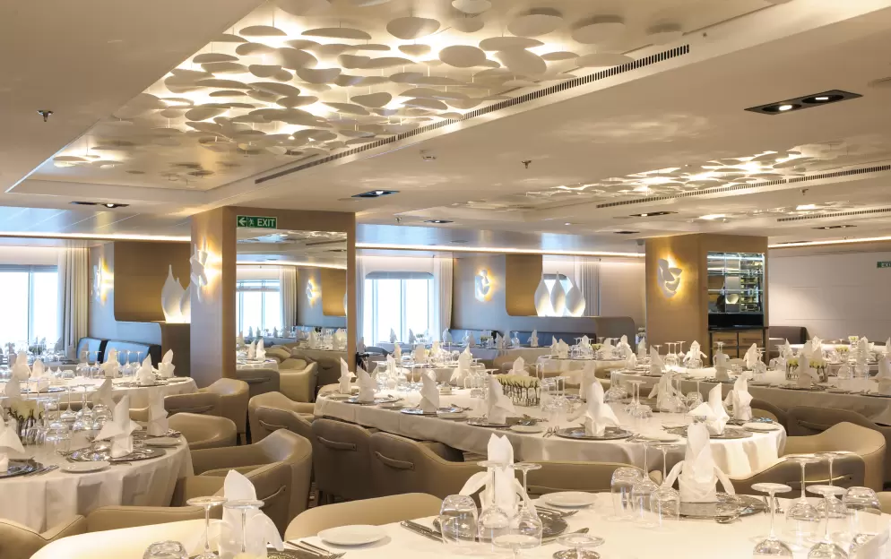 Le Soleal, Gastronomic Restaurant ©PONANT François Lefebvre 0.JPEG