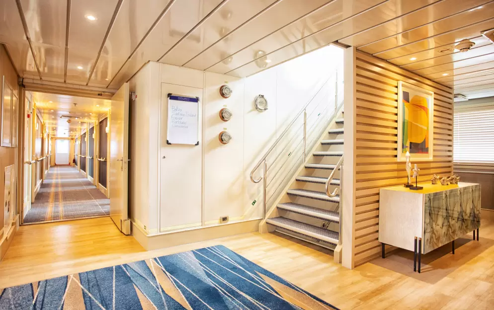 Hurtigruten Santa Cruz II Reception 2.JPG