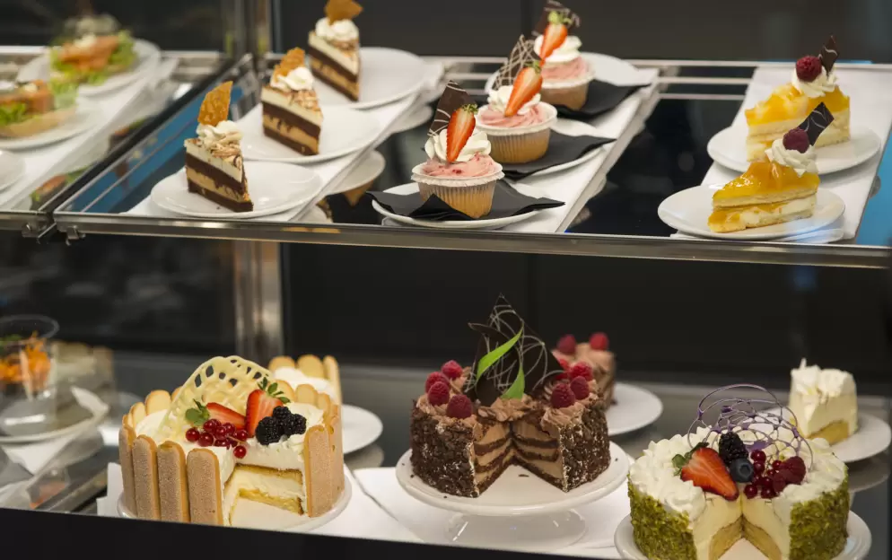 Scenic Luxury Cruises & Tours AMBER River Cafe 1.jpg