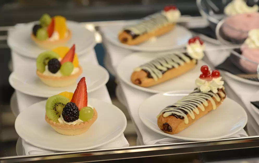 Scenic Luxury Cruises & Tours AMBER River Cafe 7.jpg