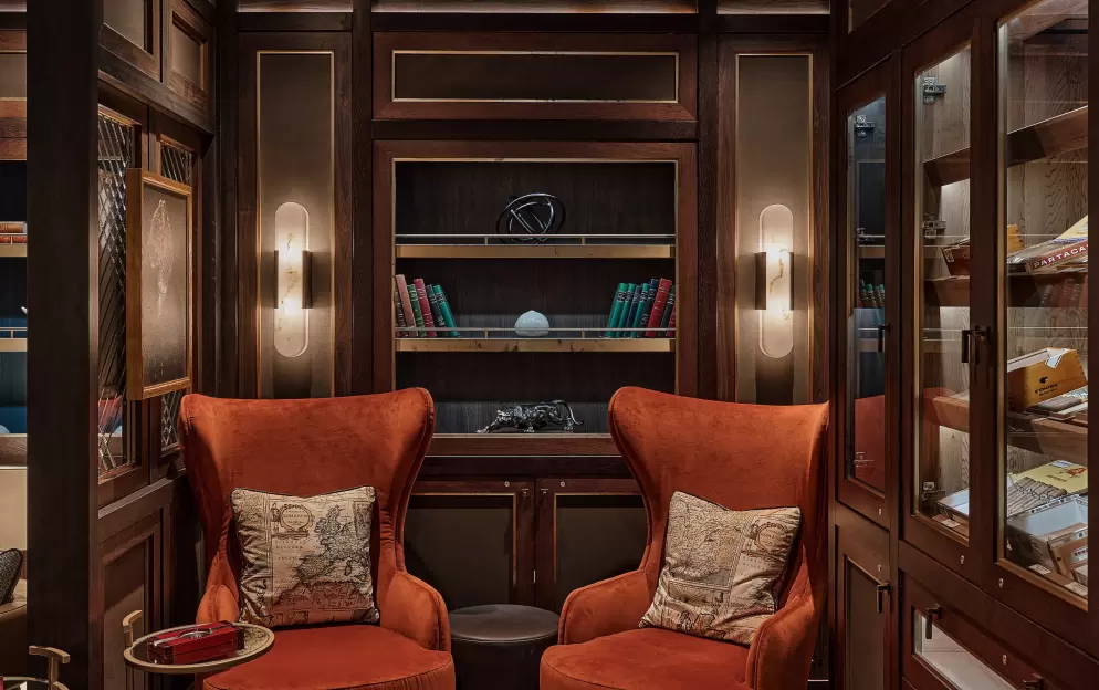 SILVERSEA Silver Endeavour Connoisseurs Corner 1.jpg