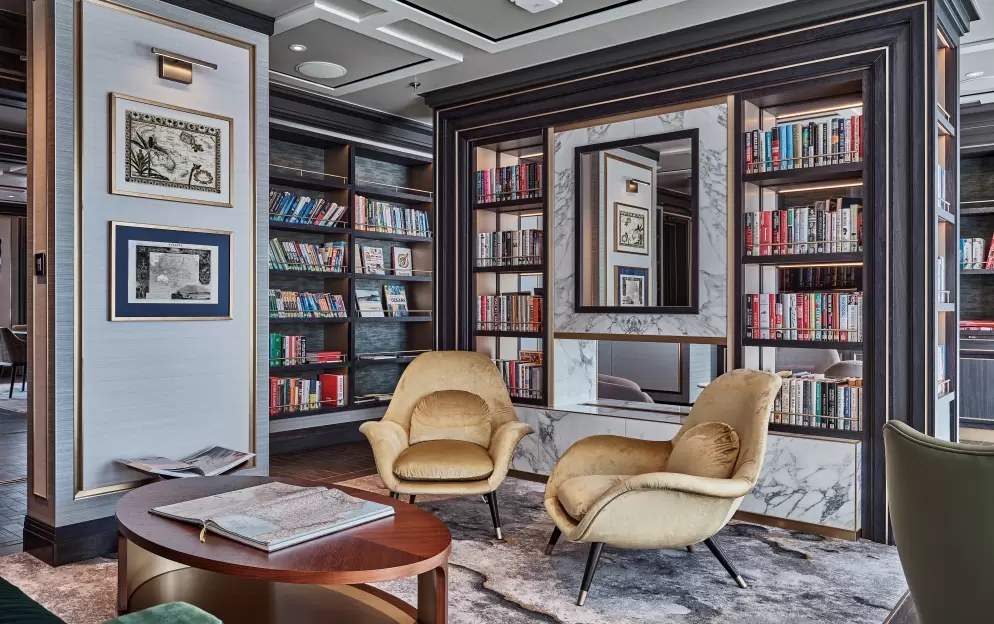 SILVERSEA Silver Endeavour Library 0.jpg