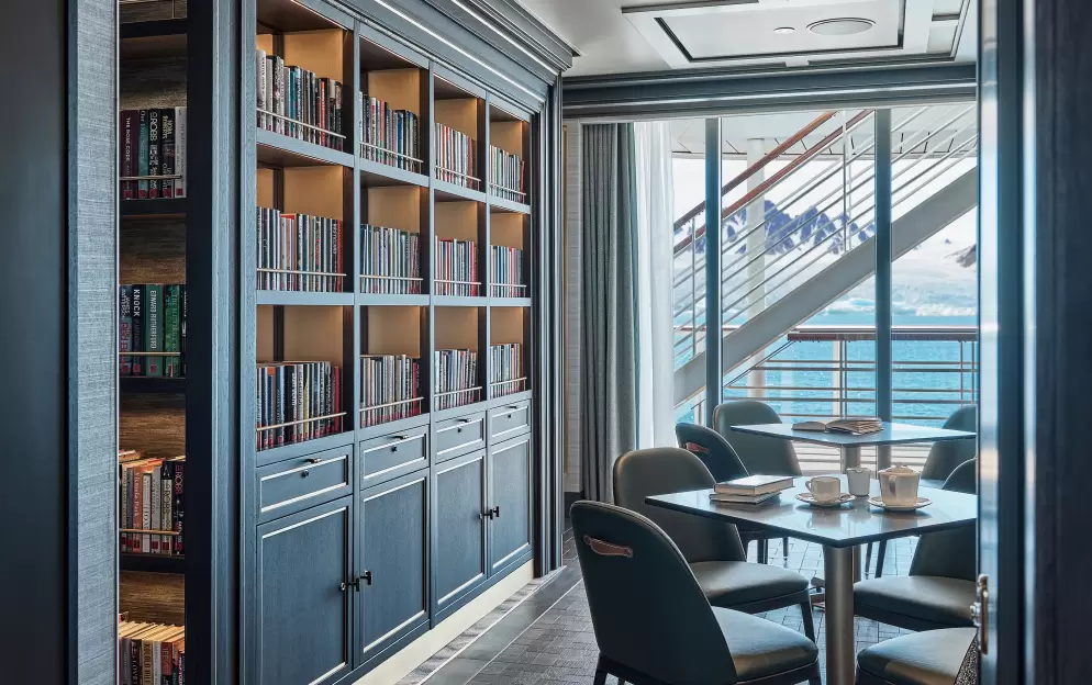 SILVERSEA Silver Endeavour Library 1.jpg