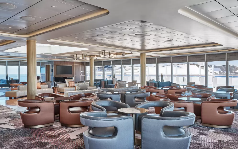 SILVERSEA Silver Endeavour Observation Lounge 0.jpg