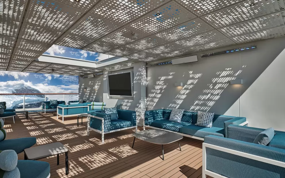 SILVERSEA Silver Endeavour Sun Deck.jpg