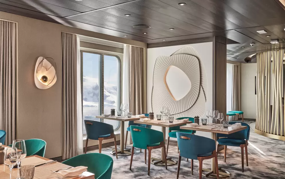 SILVERSEA Silver Endeavour The Restaurant 0.jpg