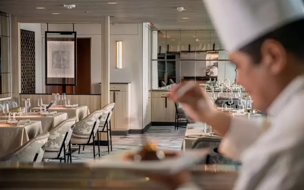 Silversea Cruises Silver Endeavour La Dame 1.jpg