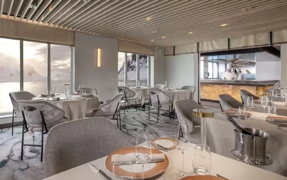 Silversea Cruises Silver Endeavour La Dame 2.jpg