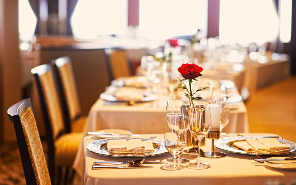 Windstar Wind Star & Wind Spirit Interior AmphorA Restaurant 2.jpg