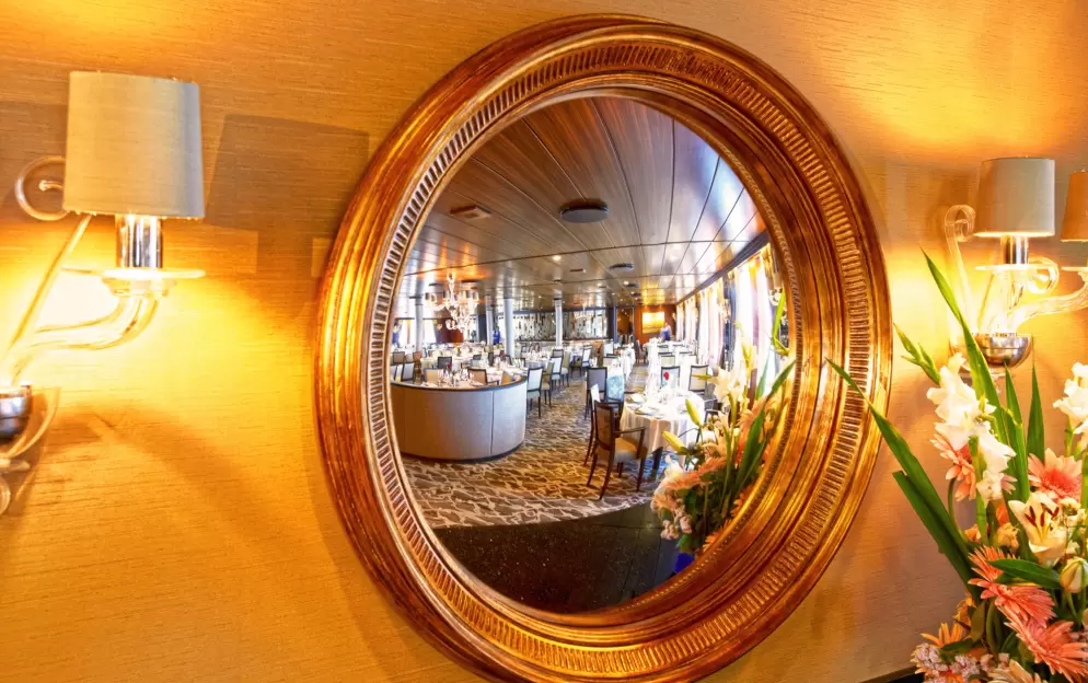 Windstar Wind Star & Wind Spirit Interior AmphorA Restaurant 5.jpg