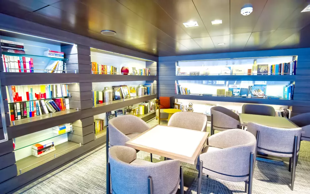 Ponant Le Boreal - Library, ©PONANT, Credit. Téo Quillier.JPEG