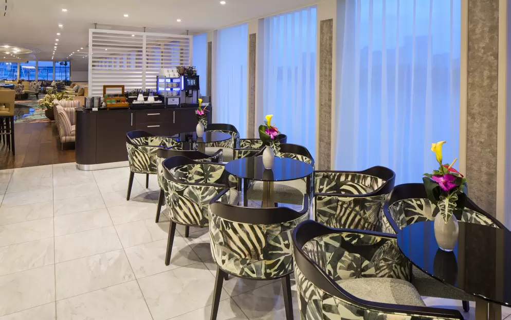 AmaWaterways LEA_CoffeeCorner.jpg