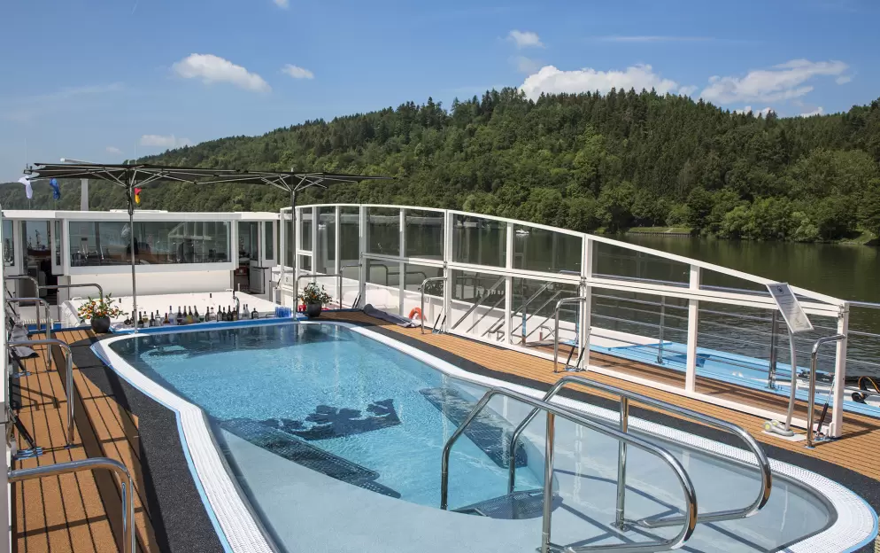 AmaWaterways LEA_Pool.jpg