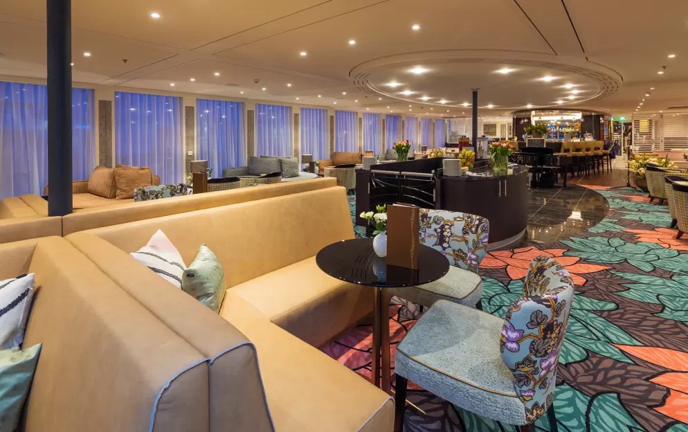 AmaWaterways LEA_lounge.jpg