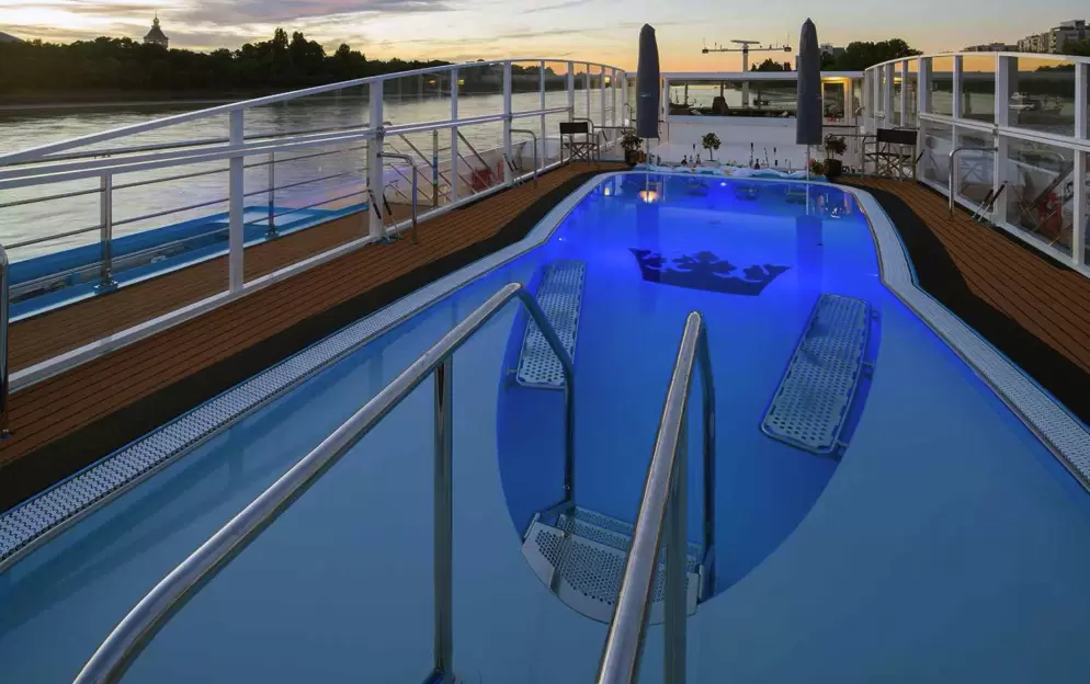 AmaWaterways, AmaStella, Pool.jpg