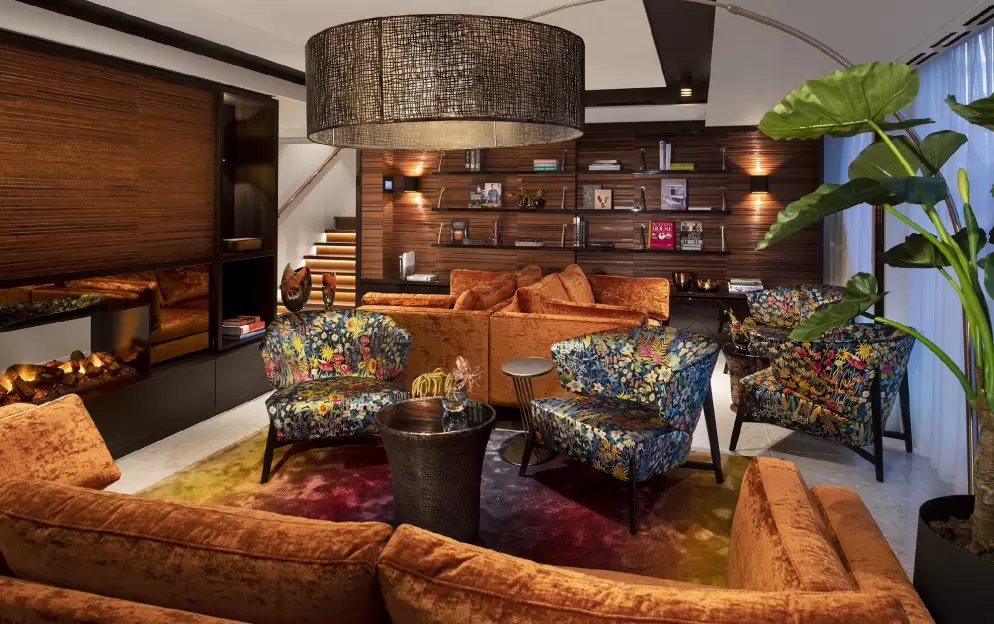 AmaWaterways AmaMagna_Portside_Library.jpg