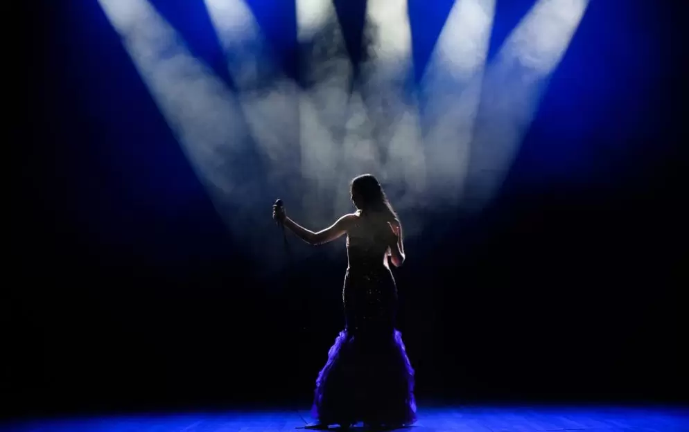 Azamara Pursuit - Performances 1.jpg