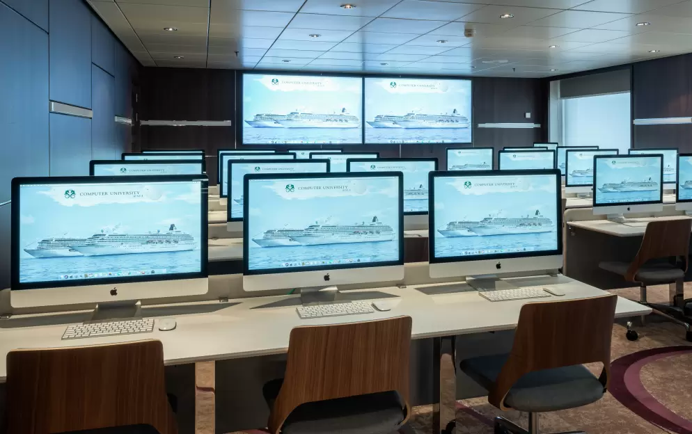 Crystal Cruises Crystal Serenity Computer UniversitySea _1_.jpg