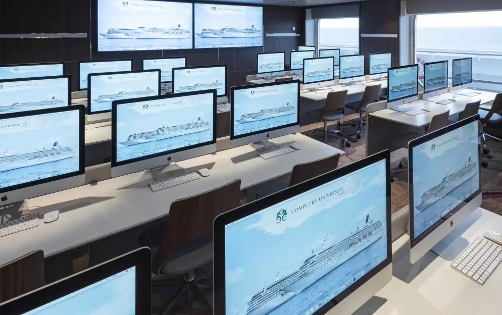 Crystal Cruises Crystal Serenity Computer UniversitySea.jpg