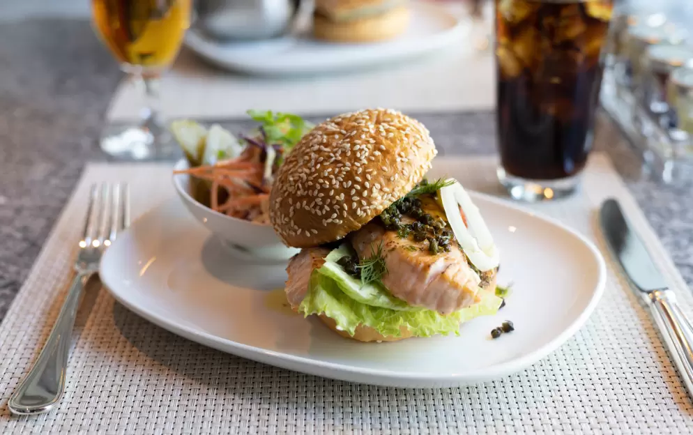 Crystal Cruises Trident Grill 5.jpg
