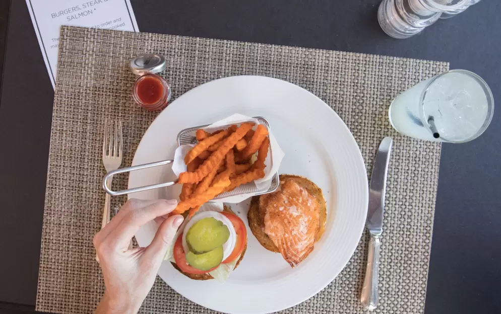 Crystal Cruises Trident Grill 7.jpg