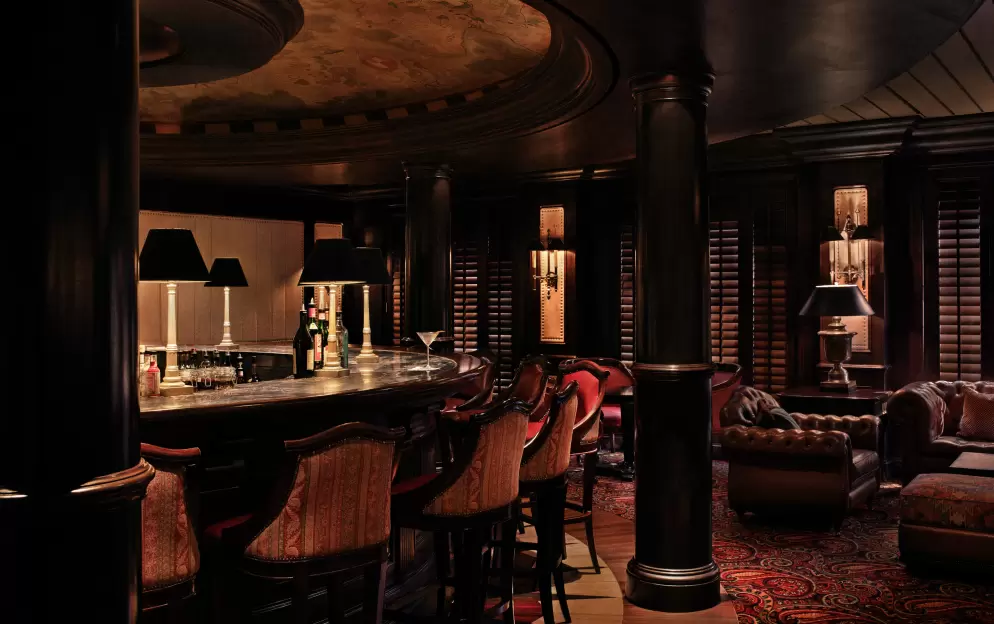 Crystal, Avenue Saloon 1.jpg