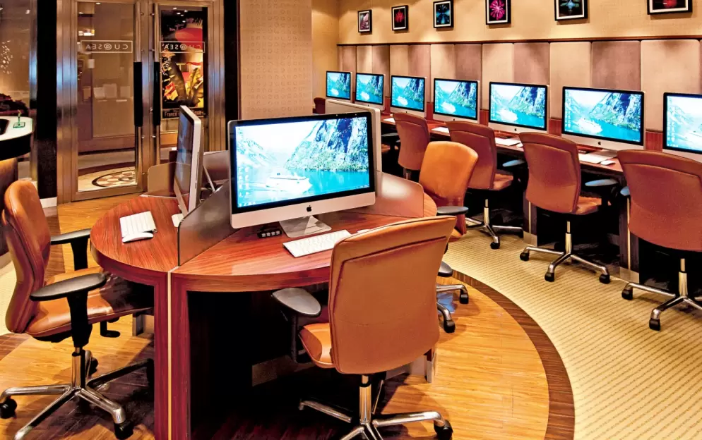 Crystal Symphony - Computer University 1.jpg
