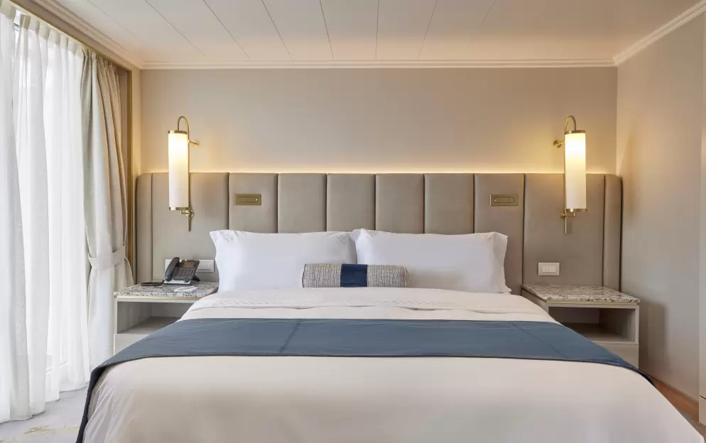 Sapphire Veranda Suite