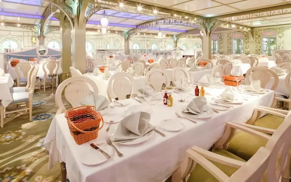 Disney Cruise Line, Disney Dream, Enchanted Garden.png