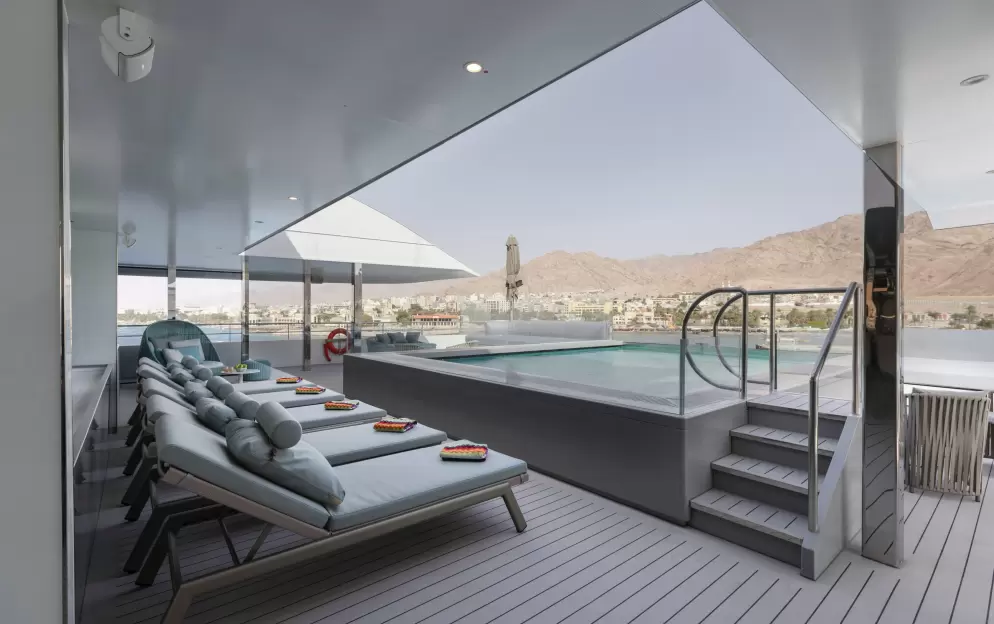Emerald Cruises, Emerald Sakara & Azzurra, Aqua Pool 2.jpg