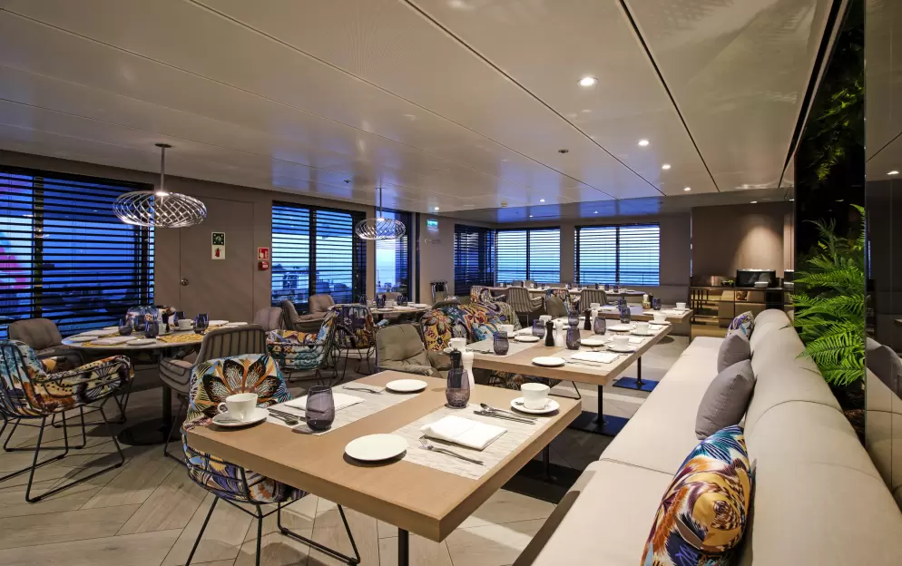 Emerald Cruises, Emerald Sakara & Azzurra, La Cucina Dining 8.jpg