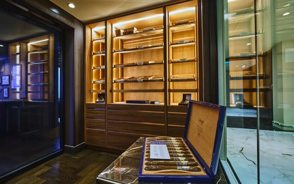 Explora Journeys, EXPLORA I, Malt Whiskey Bar 7.jpg
