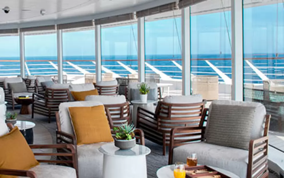 Ponant Le Jacques Cartier The Panoramic Lounge.jpg