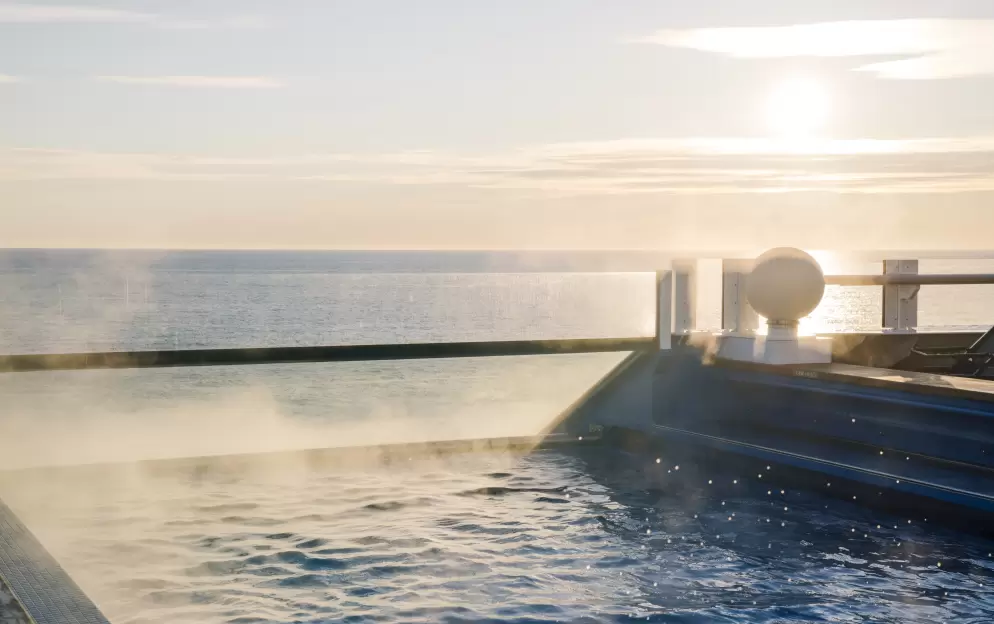 Hurtigruten Expeditions MS Fridtjof Nansen INFINITY POOL - Credit - Clara Tuma and Hurtigruten 1.JPG