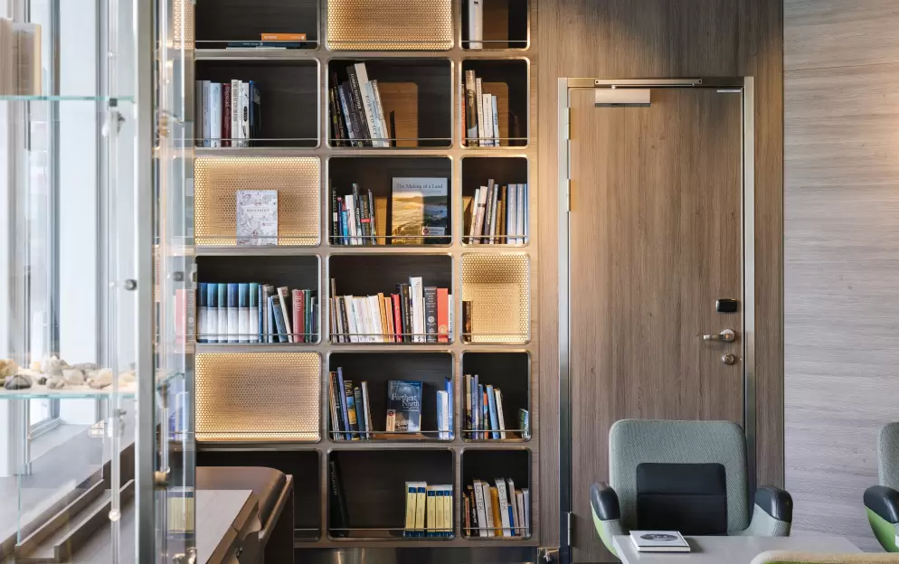 Hurtigruten Expeditions MS Fridtjof Nansen LIBRARY - Credit - Clara Tuma and Hurtigruten 2.JPG