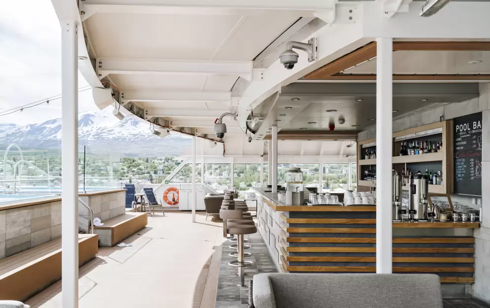 Hurtigruten Expeditions MS Fridtjof Nansen Pool Bar - Credit - Clara Tuma and Hurtigruten 4.JPG
