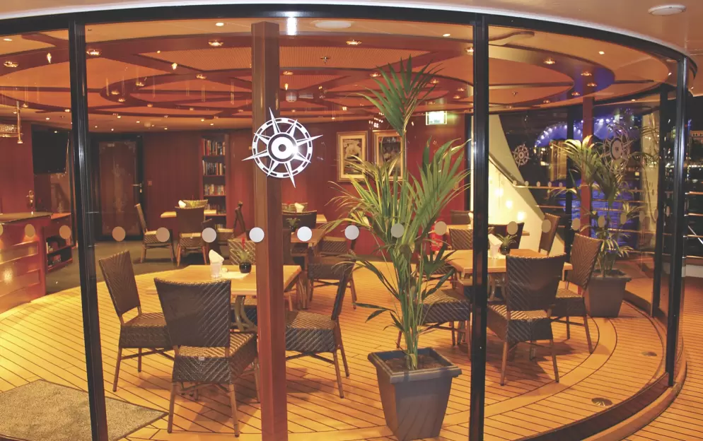 Tauck Interior Lido.jpg