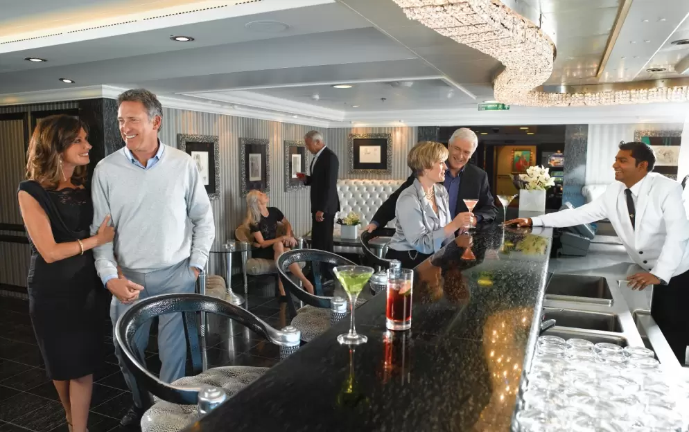Oceania Marina - Casino Bar 3.jpg