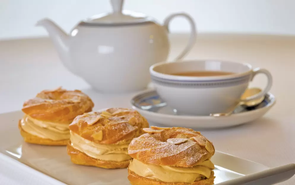 Oceania Regatta - Afternoon Tea 4.jpg